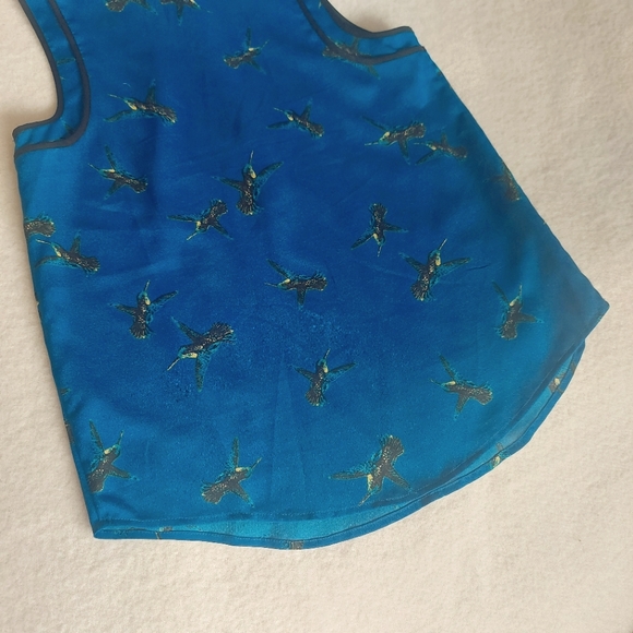 Hummingbird Sleeveless blouse - Picture 5 of 5